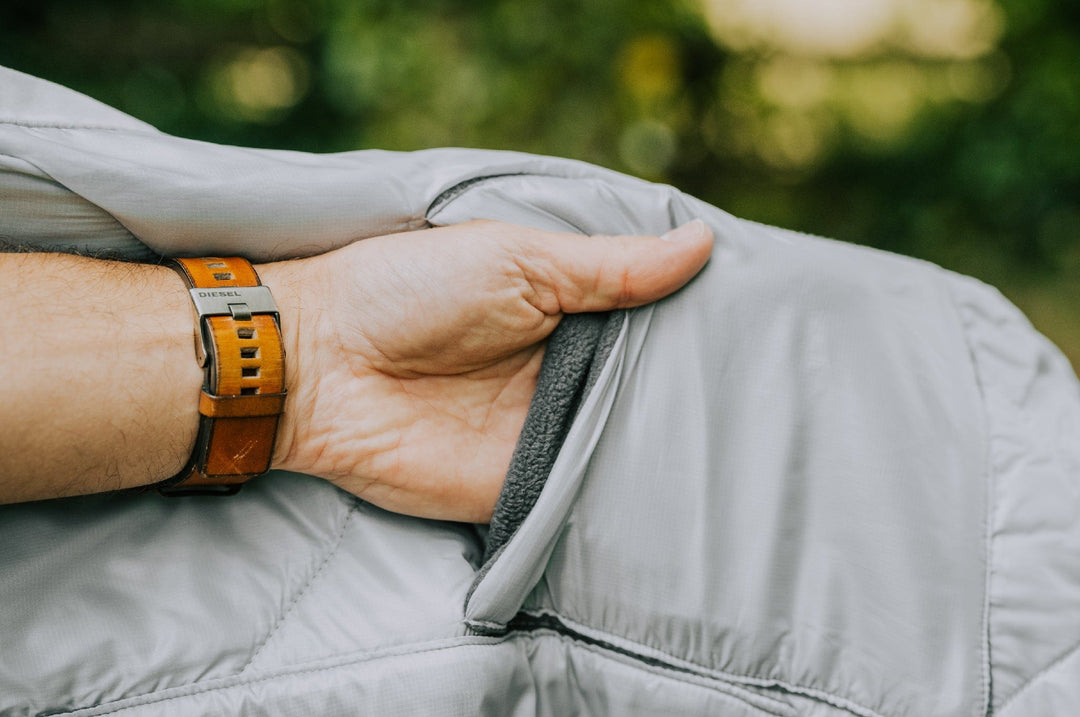 CRUA Outdoors: CULLA INSULATED BLANKET | AVAILABLE IN ORANGE AND GREEN