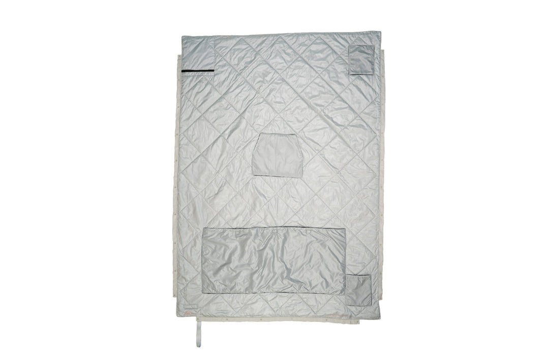 CRUA Outdoors: CULLA INSULATED BLANKET | AVAILABLE IN ORANGE AND GREEN