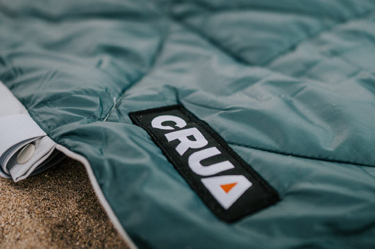 CRUA Outdoors: CULLA INSULATED BLANKET | AVAILABLE IN ORANGE AND GREEN