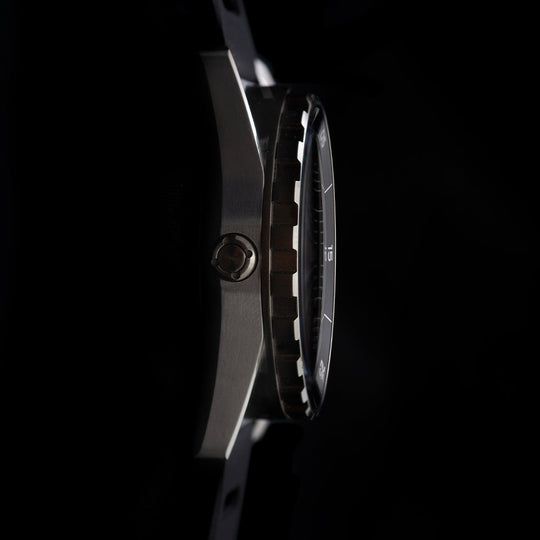 Dango: DV-02 - AUTOMATIC DIVE WATCH WITH SILICONE SPORT STRAP