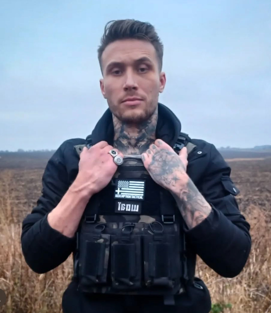 Redemption Tactical Crusader 2.0® V4 - Lightweight Level IV Plates + Level III PE Side Plates + Carrier + Mag Pouches - Full Kit