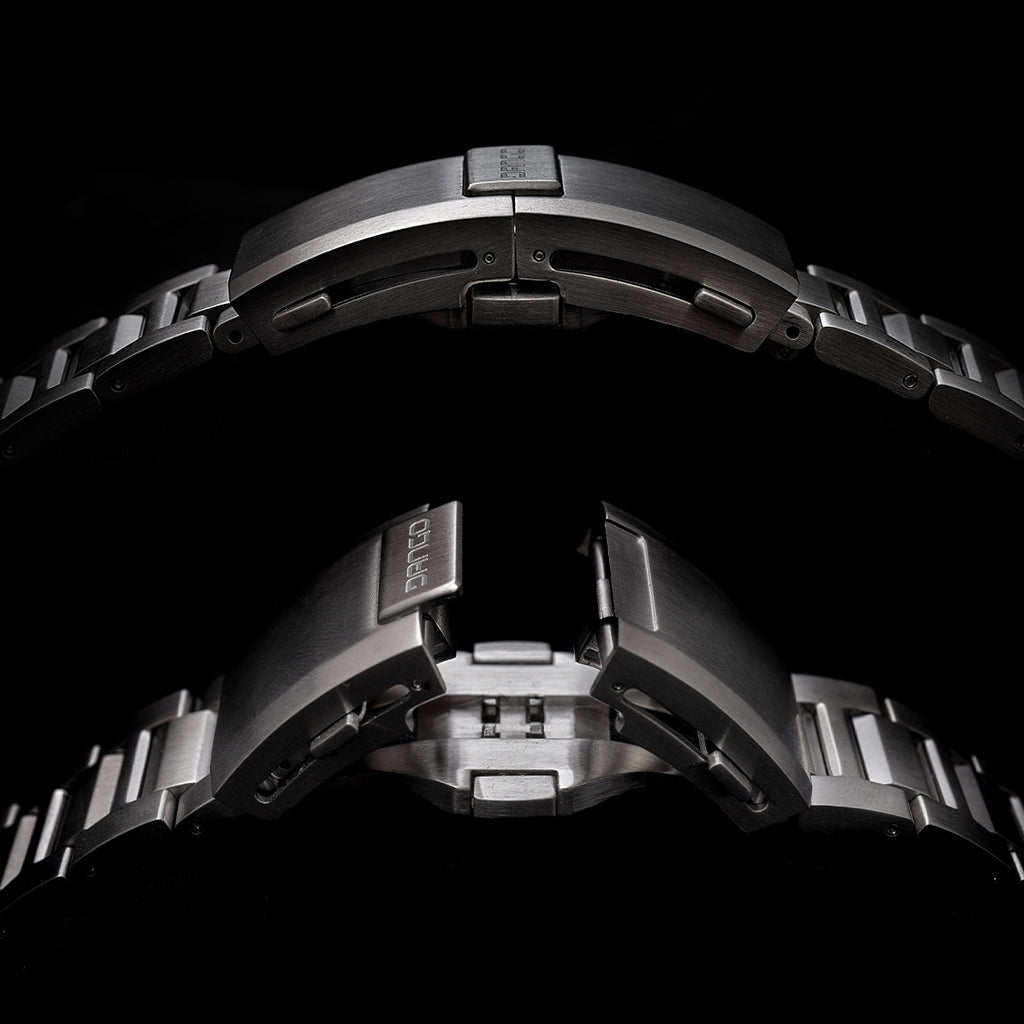 Dango: GMT-01 - AUTOMATIC GMT WATCH WITH METAL BRACELET