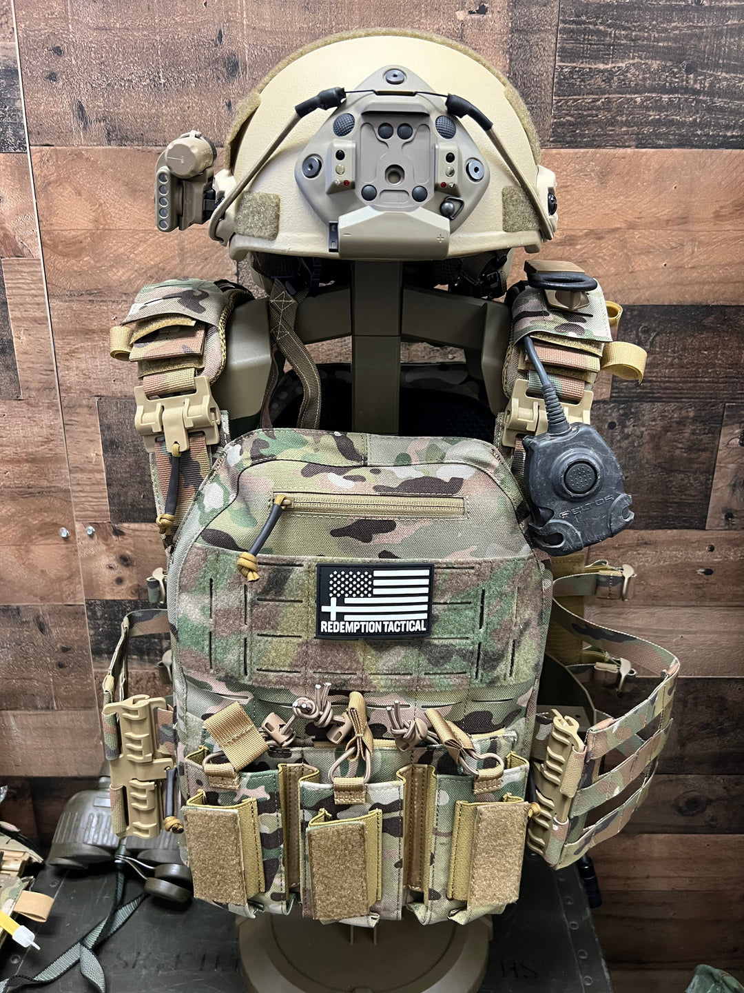 Crusader 2.0 XL Armor Kit: Plate Carrier + Lightweight Level IV Plates + Plate Carrier Bag + Medic Pouch - FULL KIT